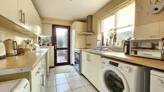 2 De Lacy AvenueImage 8