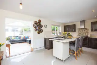 64 Kilmore VillageImage 9