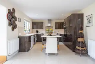 64 Kilmore VillageImage 8