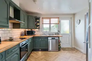 6 Whyte FieldImage 8