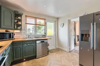 6 Whyte FieldImage 9