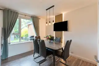 6 Whyte FieldImage 13
