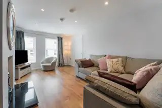 12 Millbank GroveImage 4