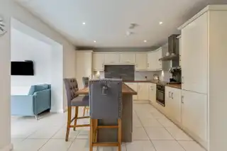 12 Millbank GroveImage 10