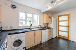 18 Park CrescentImage 9