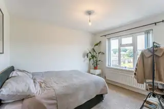18 Park CrescentImage 10