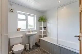 18 Park CrescentImage 12