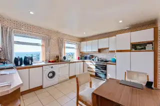16 Hillcrest AvenueImage 10