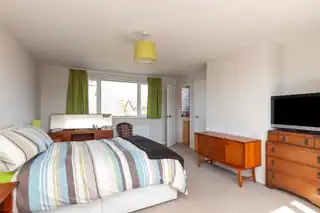 18 Londonderry GardensImage 16