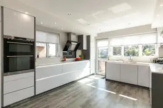 18 Londonderry GardensImage 8