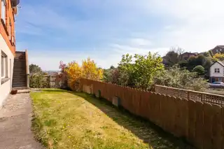 18 Londonderry GardensImage 4