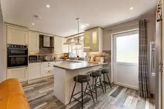 16 Whitethorn MewsImage 8