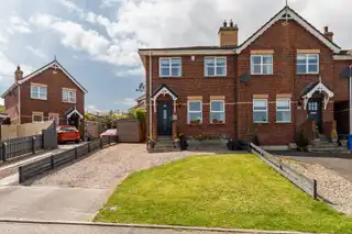 16 Whitethorn MewsImage 18