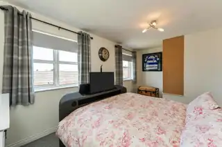 16 Whitethorn MewsImage 10