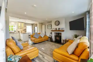 16 Whitethorn MewsImage 6