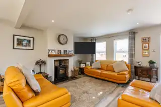 16 Whitethorn MewsImage 4