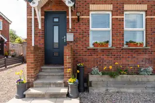 16 Whitethorn MewsImage 2