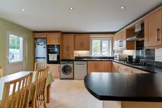 28 Lenamore ParkImage 12