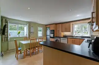 28 Lenamore ParkImage 8