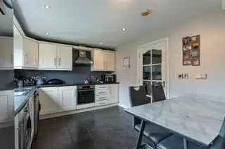 9 Stonebridge LaneImage 8