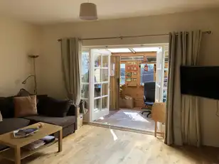 17 Manor Farm CrescentImage 4