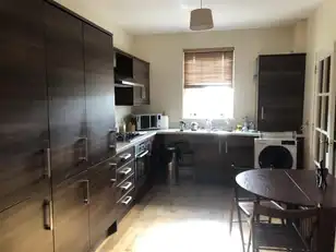 17 Manor Farm CrescentImage 3
