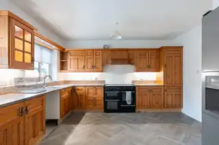 4 Castle Meadow RoadImage 9