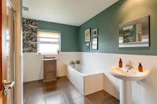 16 Castle Meadow RoadImage 13