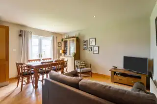 16 Castle Meadow RoadImage 9