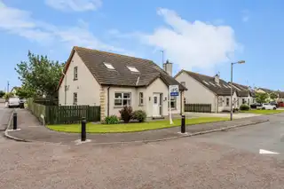 16 Castle Meadow RoadImage 2
