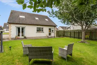 16 Castle Meadow RoadImage 24