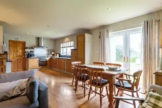 16 Castle Meadow RoadImage 10