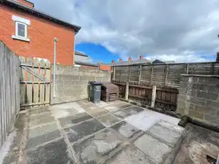 11 Donegall ParadeImage 8