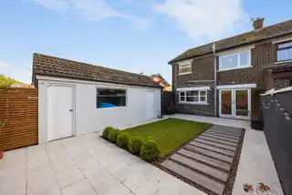 13A Diamond GardensImage 33