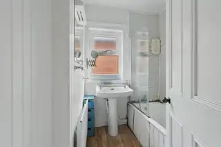 9 Adelaide AvenueImage 13