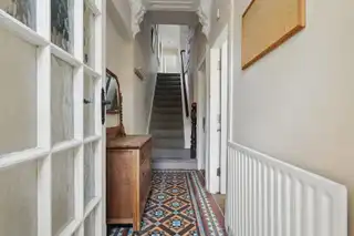 9 Adelaide AvenueImage 2