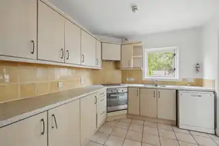 9 Adelaide AvenueImage 6
