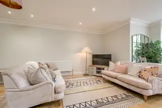 Apt 2, 96 Balmoral AvenueImage 5