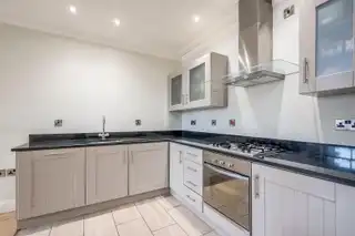Apt 2, 96 Balmoral AvenueImage 10