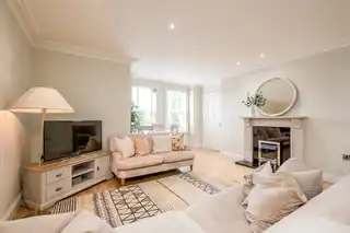 Apt 2, 96 Balmoral AvenueImage 4