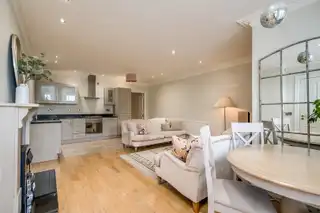 Apt 2, 96 Balmoral AvenueImage 3