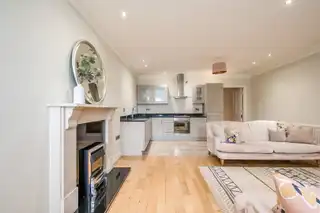 Apt 2, 96 Balmoral AvenueImage 8