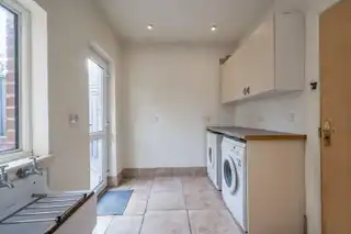 29 Strangford AvenueImage 12