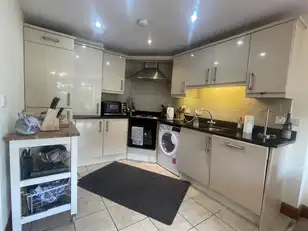 Apt 9, 230 Malone RoadImage 4