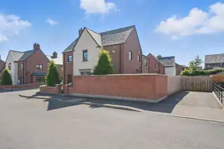 13 Finaghy Park GardensImage 2