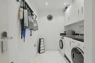16A Myrtlefield ParkImage 18