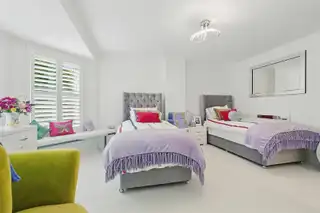 16A Myrtlefield ParkImage 12