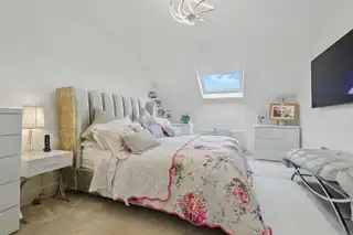 16A Myrtlefield ParkImage 19