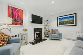 16A Myrtlefield ParkImage 5