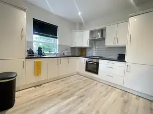 Apt 6 2 Eaton ParkImage 5